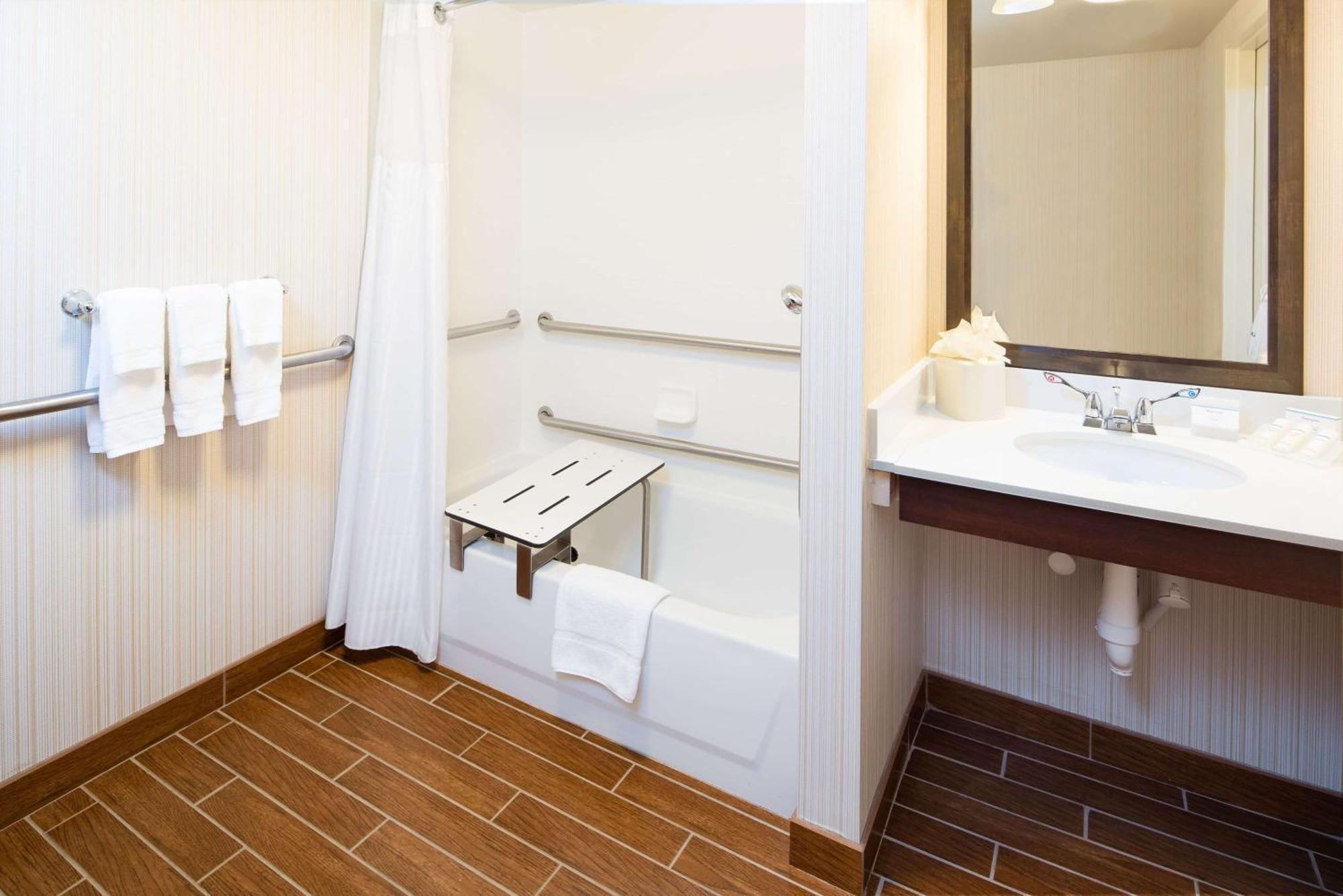 Hilton Garden Inn Portland Airport Exterior foto