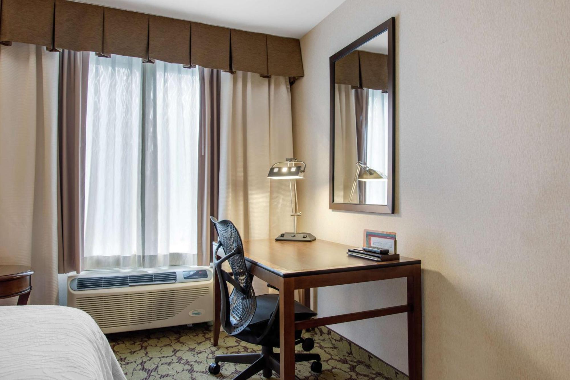 Hilton Garden Inn Portland Airport Exterior foto